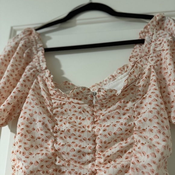 astr the label mini ruched floral dress - Picture 6 of 6